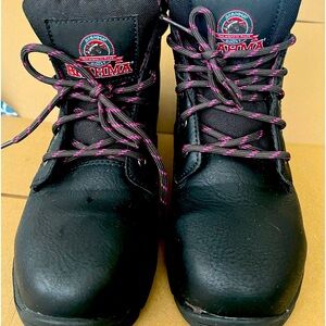Pink and Black work boots. Only worn to try them on. Brahma.